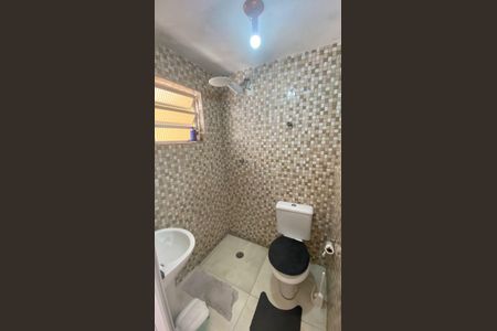 Casa à venda com 210m², 4 quartos e 2 vagasBanheiro 2