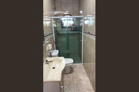 Casa à venda com 210m², 4 quartos e 2 vagasBanheiro 3