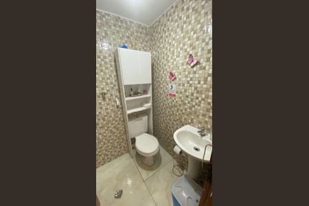 Casa à venda com 210m², 4 quartos e 2 vagasBanheiro 2