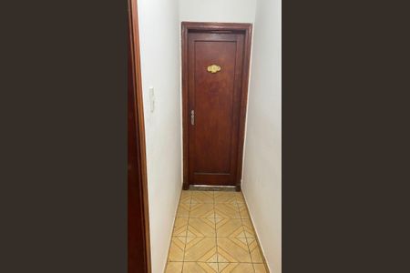 Casa à venda com 210m², 4 quartos e 2 vagasCorredor