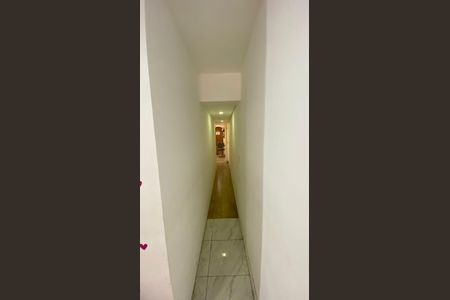 Casa à venda com 210m², 4 quartos e 2 vagasCorredor