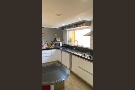 Casa à venda com 210m², 4 quartos e 2 vagasCozinha