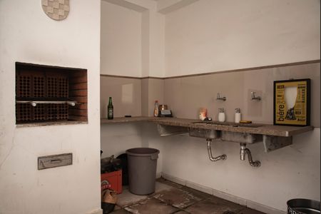 Casa à venda com 300m², 3 quartos e 2 vagasÁrea de lazer - Churrasqueira