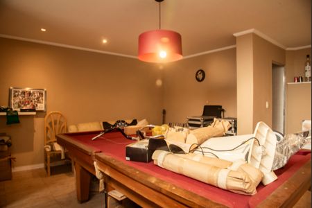 Casa à venda com 300m², 3 quartos e 2 vagasSalão