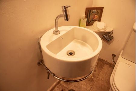 Casa à venda com 300m², 3 quartos e 2 vagasLavabo