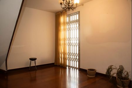 Casa à venda com 300m², 3 quartos e 2 vagasSala 2