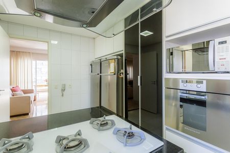 Apartamento à venda com 127m², 3 quartos e 2 vagas Apartamento à venda com 127m², 3 quartos e 2 vagasCozinha