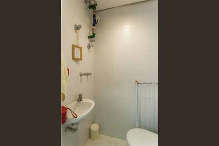 Apartamento à venda com 127m², 3 quartos e 2 vagas Apartamento à venda com 127m², 3 quartos e 2 vagasBanheiro de serviço