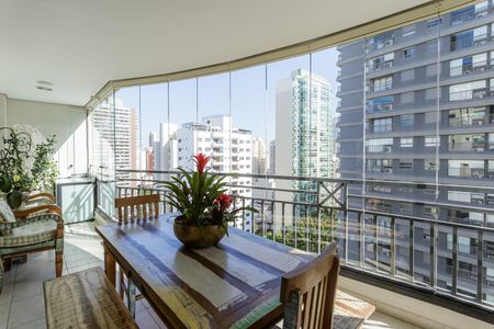 Apartamento à venda com 127m², 3 quartos e 2 vagas Apartamento à venda com 127m², 3 quartos e 2 vagasVaranda