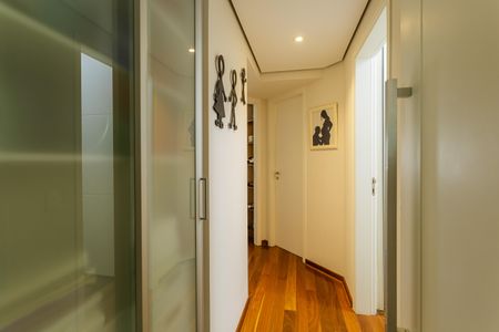 Corredor de apartamento à venda com 3 quartos, 127m² em Planalto Paulista, São Paulo