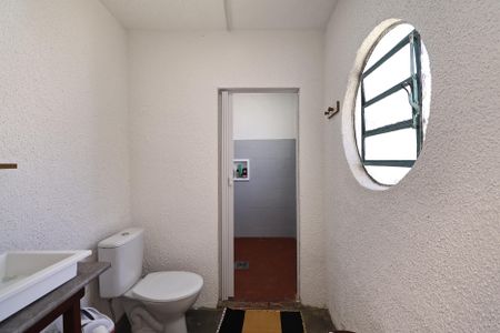 Casa à venda com 104m², 2 quartos e 3 vagasBanheiro 