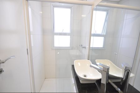 Casa de condomínio para alugar com 220m², 3 quartos e 2 vagasBanheiro da Suíte 2