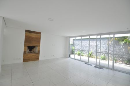 Sala de casa de condomínio para alugar com 3 quartos, 220m² em Tremembé, São Paulo