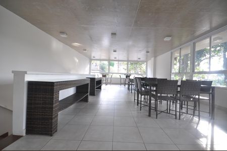 Casa de condomínio para alugar com 220m², 3 quartos e 2 vagasÁrea comum - Salão de festas