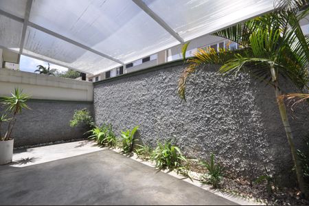 Casa de condomínio para alugar com 220m², 3 quartos e 2 vagasQuinta