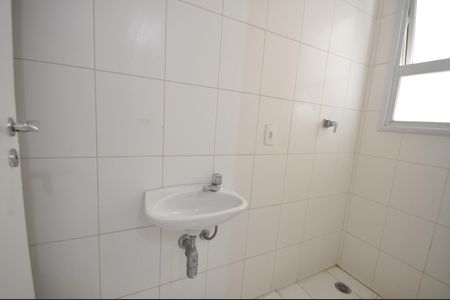 Casa de condomínio para alugar com 220m², 3 quartos e 2 vagasBanheiro de serviço