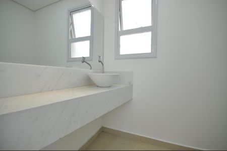 Casa de condomínio para alugar com 220m², 3 quartos e 2 vagasLavabo