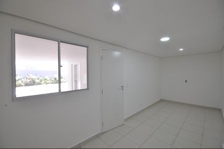 Casa de condomínio para alugar com 220m², 3 quartos e 2 vagasQuarto de Serviço