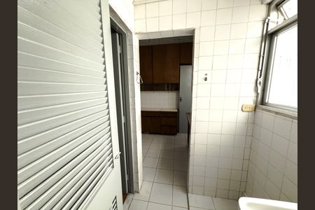Apartamento à venda com 70m², 2 quartos e 1 vagaÁrea de Serviço
