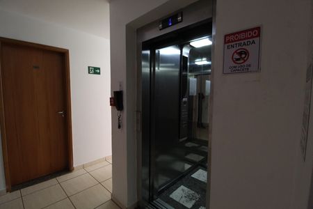 Apartamento para alugar com 51m², 2 quartos e 1 vagaElevador