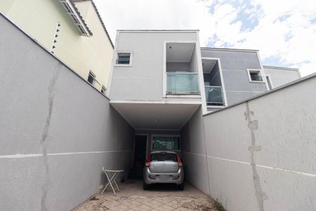 Casa à venda com 140m², 3 quartos e 2 vagas Casa à venda com 140m², 3 quartos e 2 vagasGaragem