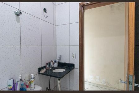 Casa à venda com 140m², 3 quartos e 2 vagas Casa à venda com 140m², 3 quartos e 2 vagasBanheiro Social