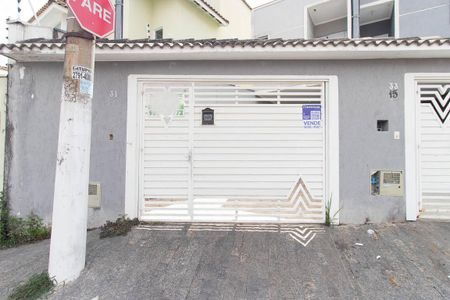 Casa à venda com 140m², 3 quartos e 2 vagas Casa à venda com 140m², 3 quartos e 2 vagasFachada