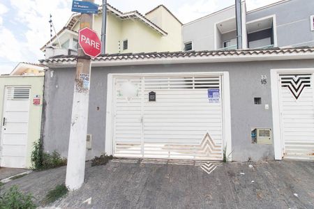 Casa à venda com 140m², 3 quartos e 2 vagas Casa à venda com 140m², 3 quartos e 2 vagasFachada