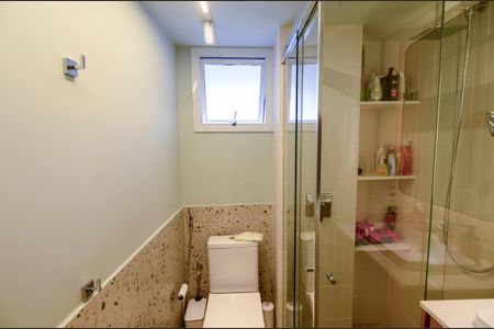 Apartamento à venda com 93m², 3 quartos e 1 vaga Apartamento à venda com 93m², 3 quartos e 1 vagaBanheiro Social