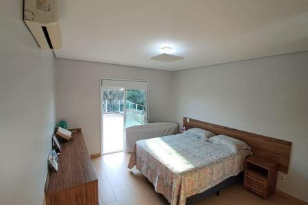 Casa à venda com 345m², 3 quartos e 4 vagas