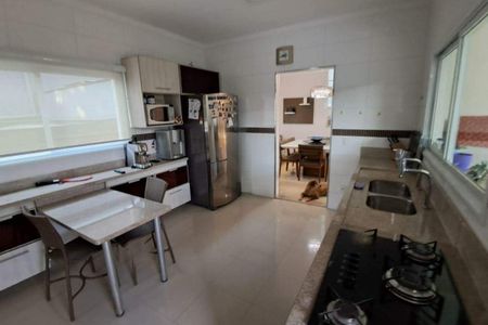 Casa à venda com 345m², 3 quartos e 4 vagas