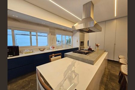 Casa à venda com 256m², 4 quartos e 3 vagasFoto 05