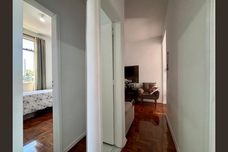Apartamento à venda com 62m², 2 quartos e sem vagaCorredor