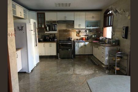 Casa à venda com 690m², 4 quartos e 4 vagas