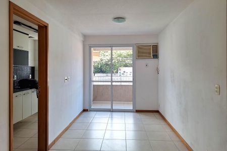 Sala de apartamento à venda com 2 quartos, 65m² em Pendotiba, Niterói