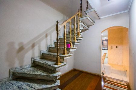 Casa à venda com 250m², 3 quartos e 2 vagas Casa à venda com 250m², 3 quartos e 2 vagasCorredor inferior