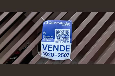 Casa à venda com 250m², 3 quartos e 2 vagas Casa à venda com 250m², 3 quartos e 2 vagasPlaquinha