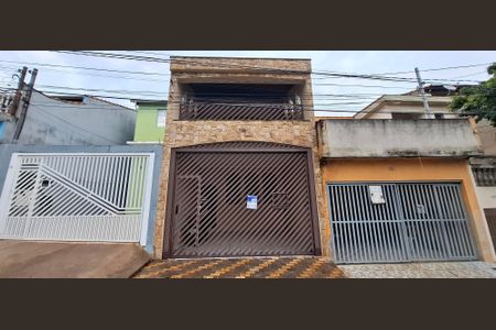 Casa à venda com 250m², 3 quartos e 2 vagas Casa à venda com 250m², 3 quartos e 2 vagasFachada