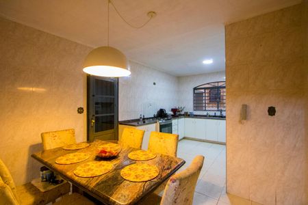 Casa à venda com 250m², 3 quartos e 2 vagas Casa à venda com 250m², 3 quartos e 2 vagasCopa/Cozinha