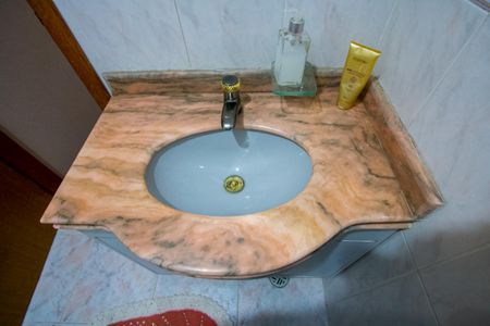 Casa à venda com 250m², 3 quartos e 2 vagas Casa à venda com 250m², 3 quartos e 2 vagasBanheiro social