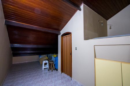 Casa à venda com 250m², 3 quartos e 2 vagas Casa à venda com 250m², 3 quartos e 2 vagasSótão