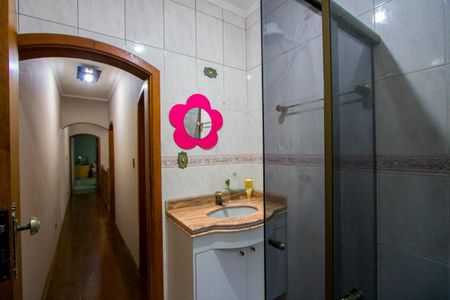 Casa à venda com 250m², 3 quartos e 2 vagas Casa à venda com 250m², 3 quartos e 2 vagasBanheiro social