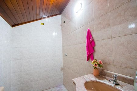 Casa à venda com 250m², 3 quartos e 2 vagas Casa à venda com 250m², 3 quartos e 2 vagasBanheiro do sótão