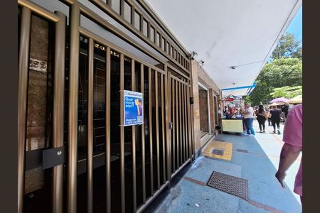 Placa  de apartamento para alugar com 1 quarto, 89m² em Catete, Rio de Janeiro