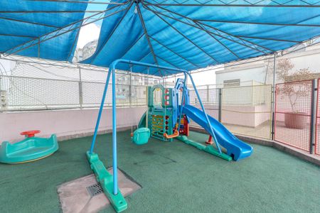Apartamento à venda com 110m², 3 quartos e sem vagaÁrea comum - Playground