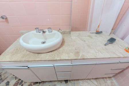 Apartamento à venda com 110m², 3 quartos e sem vagaBanheiro