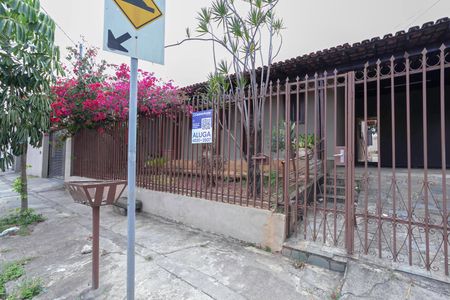 Casa para alugar com 195m², 3 quartos e 2 vagasFachada