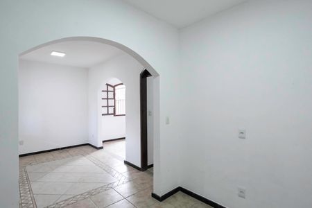 Casa para alugar com 195m², 3 quartos e 2 vagasSala