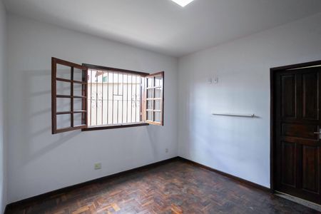 Casa para alugar com 195m², 3 quartos e 2 vagasSuíte