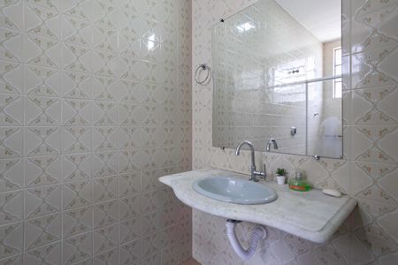 Casa para alugar com 195m², 3 quartos e 2 vagasBanheiro da suíte